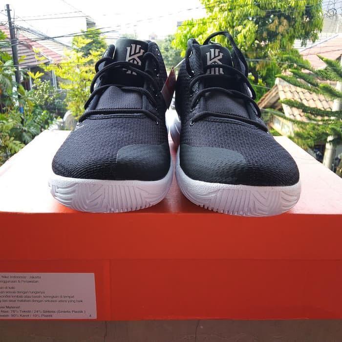 harga nike kyrie flytrap