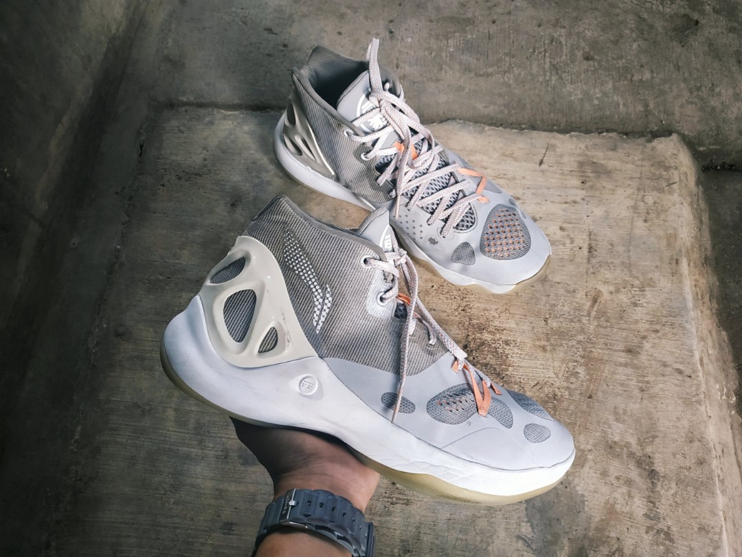 Sepatu Basket Lining Sonic Size 45 Origin Fesyen Pria Sepatu Sneakers Di Carousell