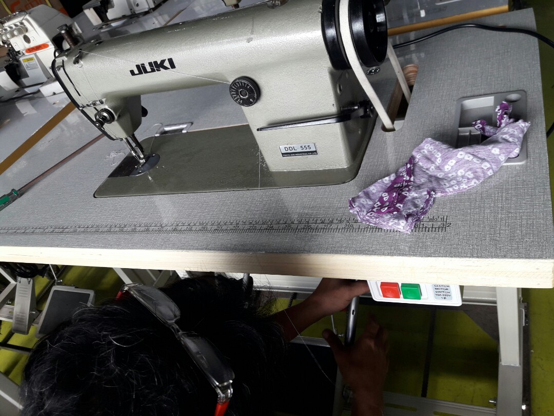 Sewing machine for upholstery, Hobbies & Toys, Stationary & Craft