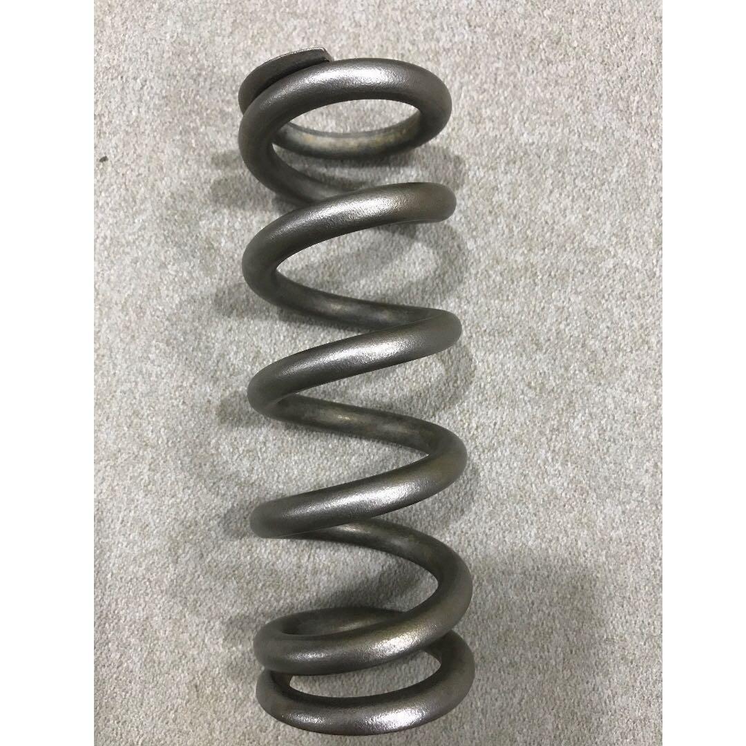 Titanium Coil Spring; 300lbs x 2.5, Sports Equipment, Bicycles & Parts