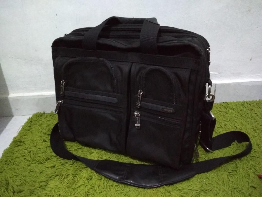 Tumi Laptop Bag Fesyen Pria Tas Dompet Tas Selempang Di Carousell