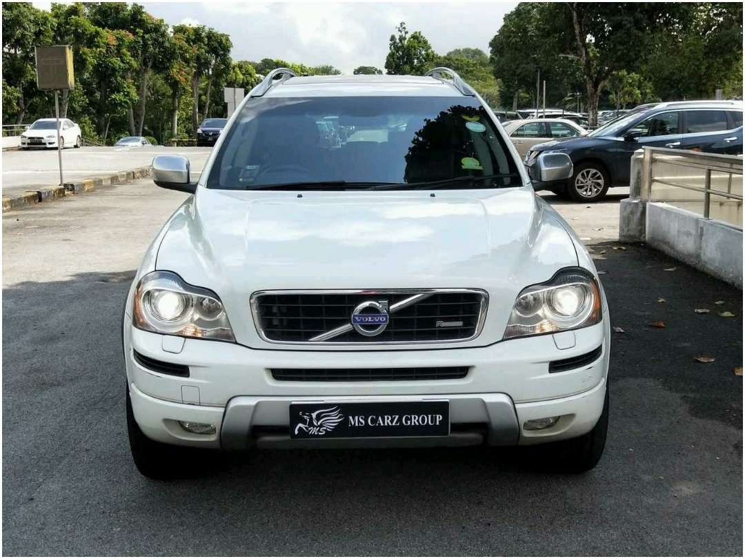 Volvo Xc90 T5 R Design Manual Cars Cars For Sale On Carousell