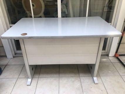 Free Standing Office table