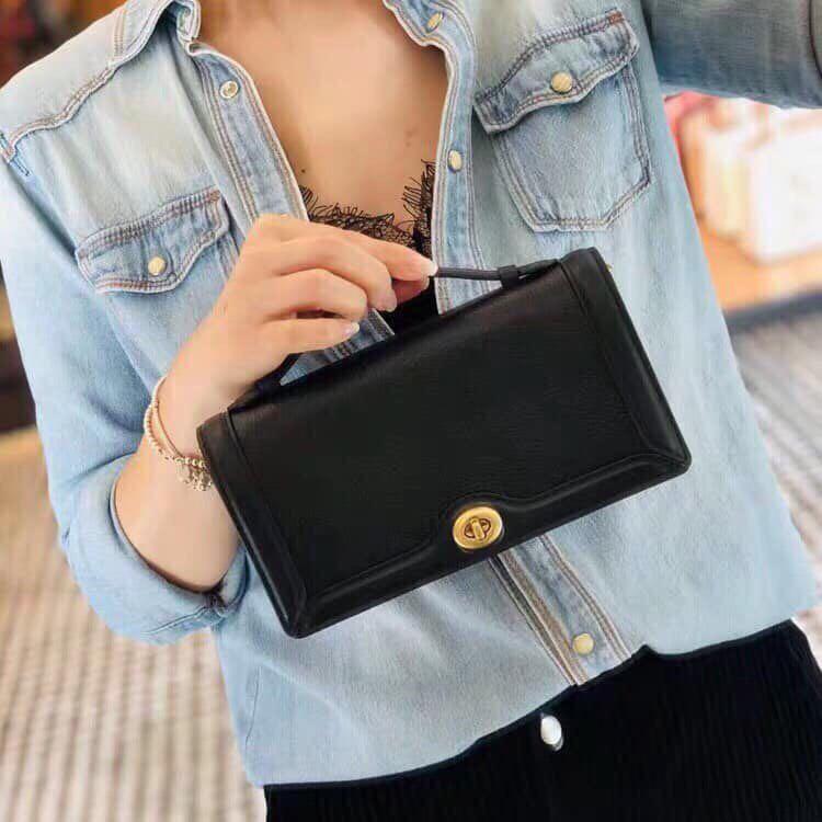 Riley chain clutch online