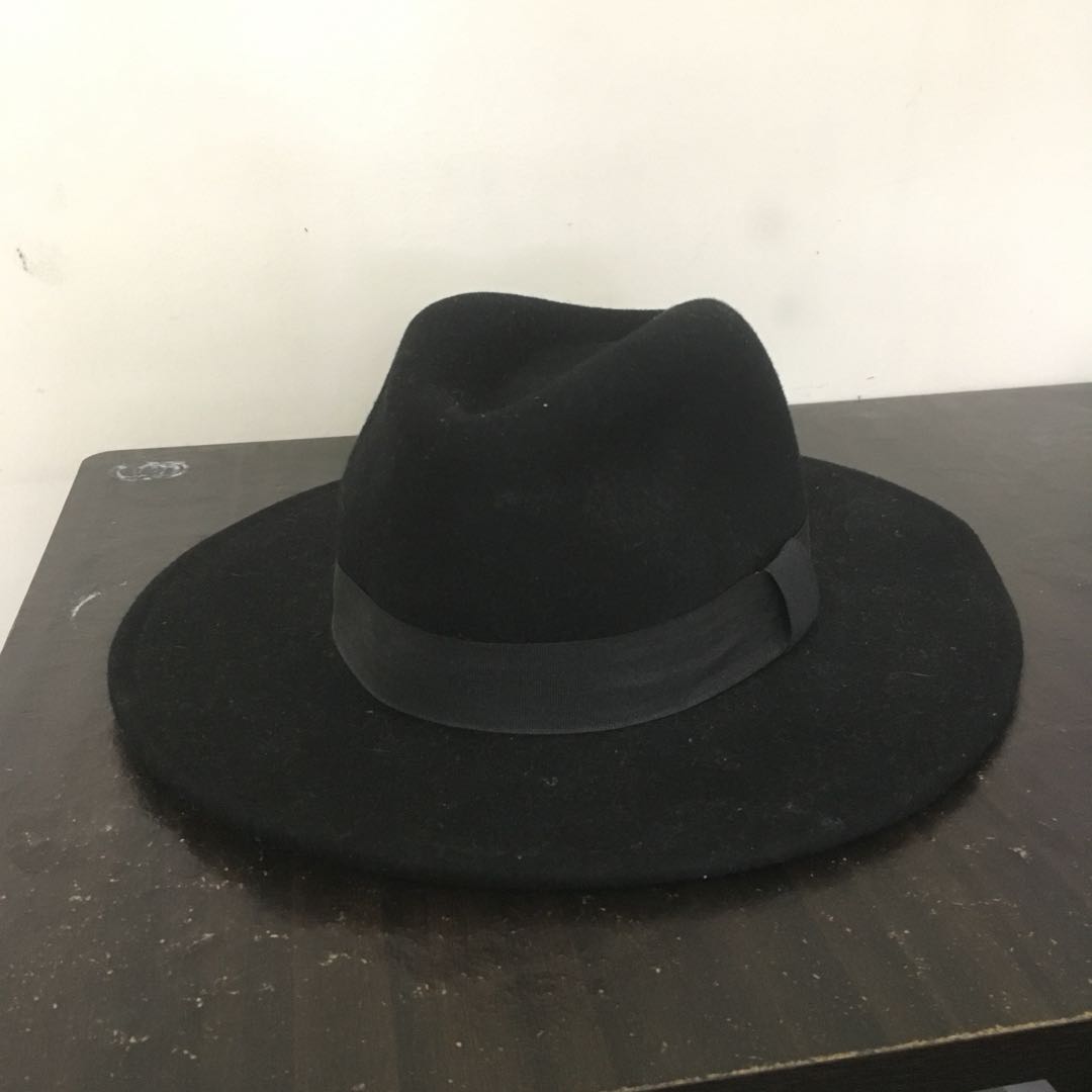 H M black felt hat REPRICED Men s Fashion Watches Accessories