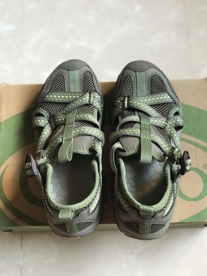 chaco vibram shoes