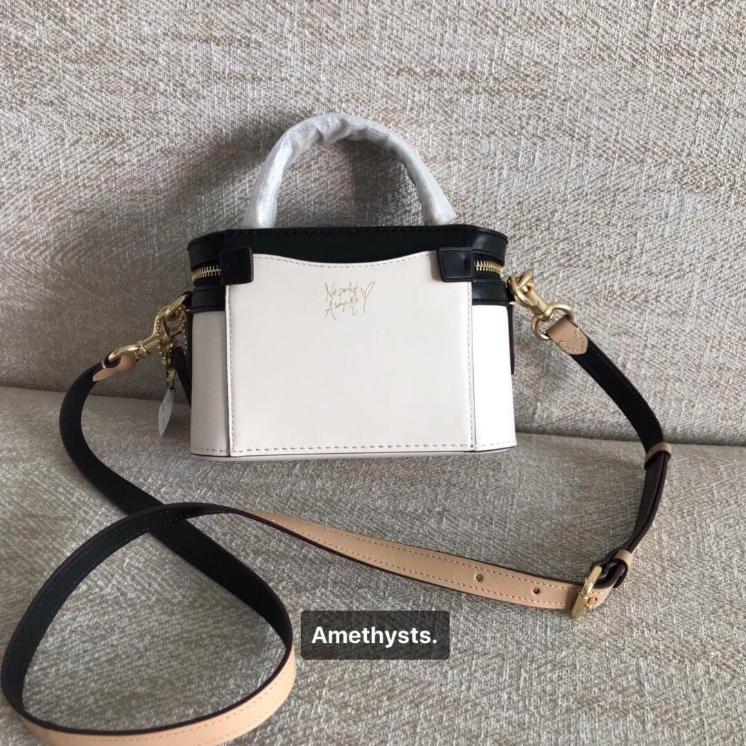 Selena trail bag best sale in colorblock price