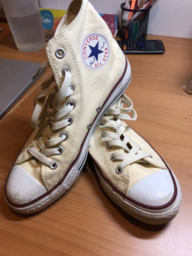 converse cream colour