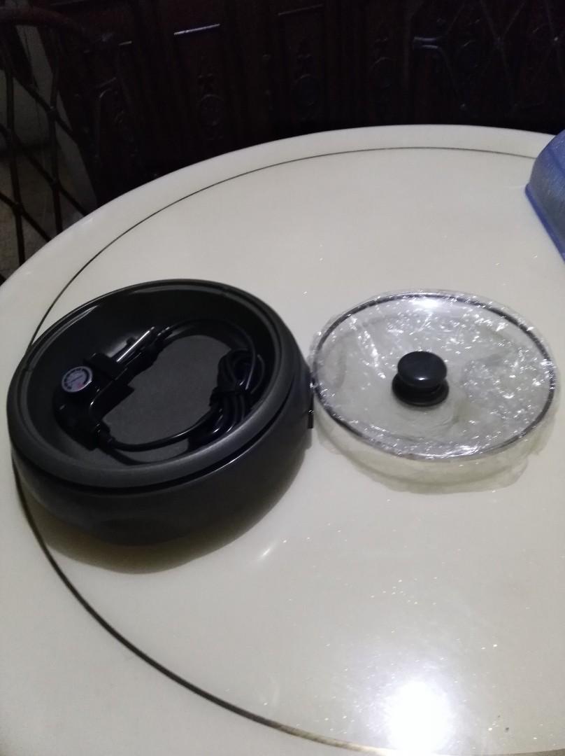 Electric Cooker (Category: Cookware & Accessories) located in Manila. Submitted by ginacruz899 (Listing ID 235806321, Image 1). Description: Very good condition.