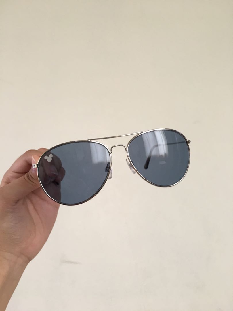 Hong Kong Disneyland Aviator Sunglasses, Men's Fashion, Watches