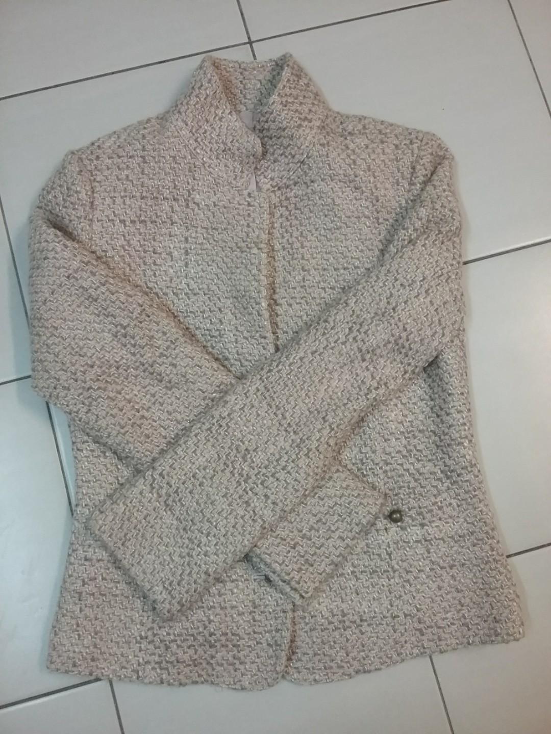 Japan jacket (Category: Coats, Jackets and Outerwear) located in Putrajaya. Submitted by int_amalda (Listing ID 235766721, Image 1). Description: Prelove items. 8/10.