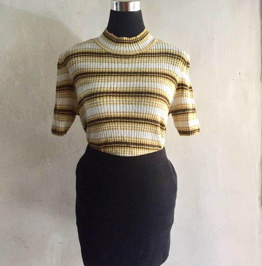 Knitted top (Category: Others Tops) located in Santa Rosa. Submitted by maximscollection (Listing ID 235719981, Image 1). Description: .