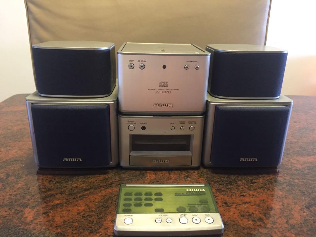 Mini Comp (Category: Other Audio Equipment) located in Singapore. Submitted by marklkt (Listing ID 235699018, Image 1). Description: CD player: 6.5/10 Radio: 7.5/10 Speaker(both): 8.5/10 Remote control: 7.0/10 Control panel: 6.0/10(manual pull out) Audio out channel: 8/10(L channel) Add $3 change to 3pins plug Cash on delivery, accept DBS paylah too .