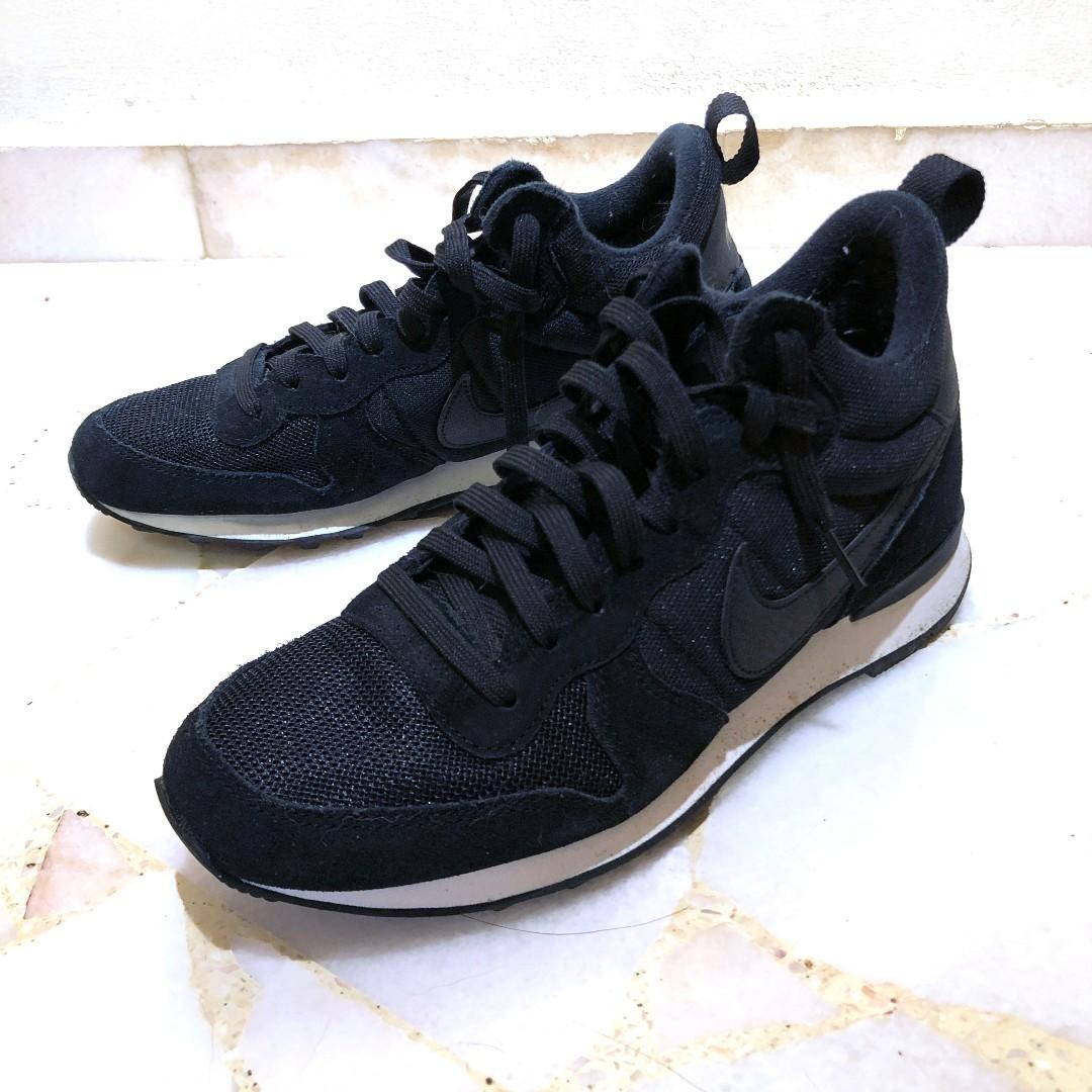 nike internationalist mid women