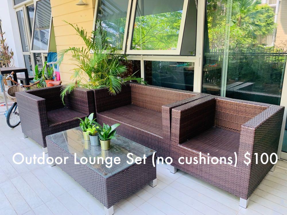 Outdoor Furniture Tables Chairs On Carou Outdoor Furniture Tables