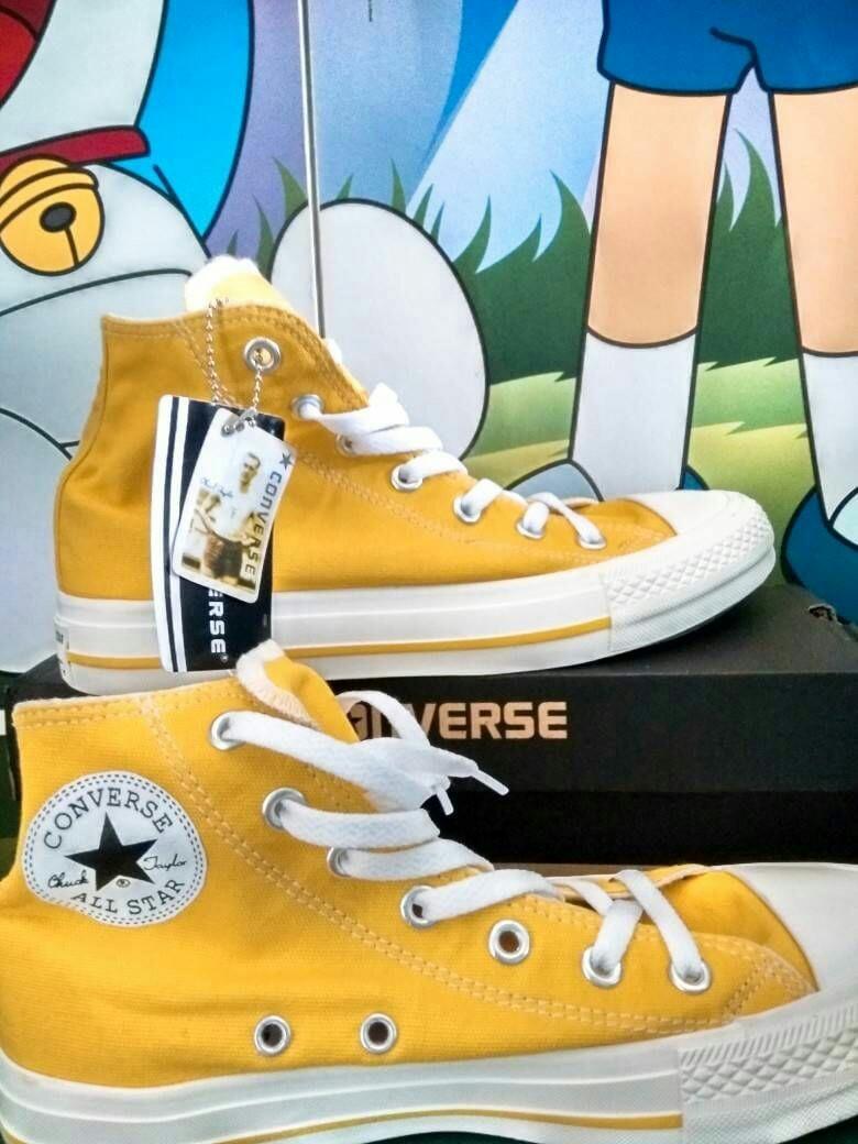 Maudandan Sepatu Converse Women S Fashion Women S Shoes On Carousell