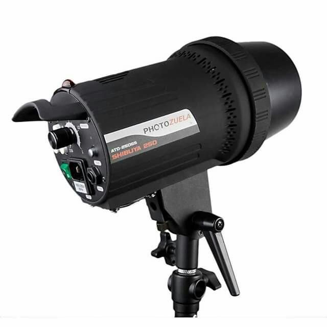 250w studio strobe flash not godox for photobooth (Category: Lighting & Studio Equipment) located in Quezon City. Submitted by direk_kit (Listing ID 235958091, Image 1). Description: 250w strobe Bnew bulb Power cord.