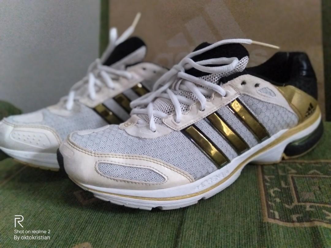 Sepatu adidas supernova glide top