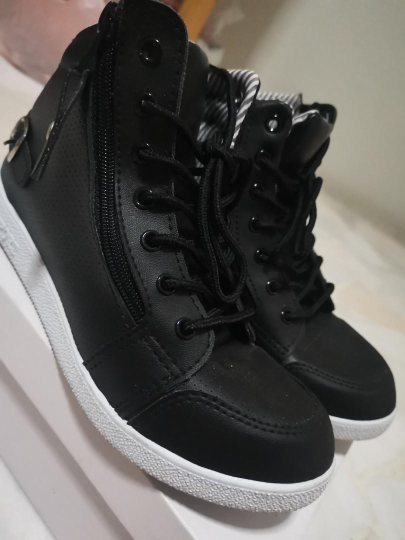 sport fashion shoes boots