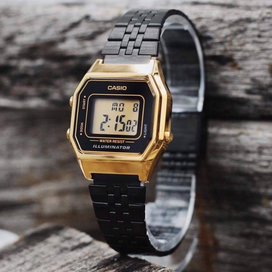 Casio Watch vintage black and gold 