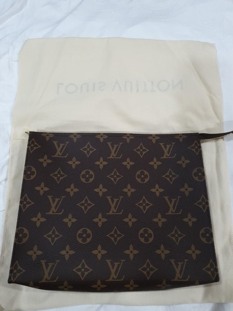 LOUIS VUITTON TOILETRY POUCH 26 M47542