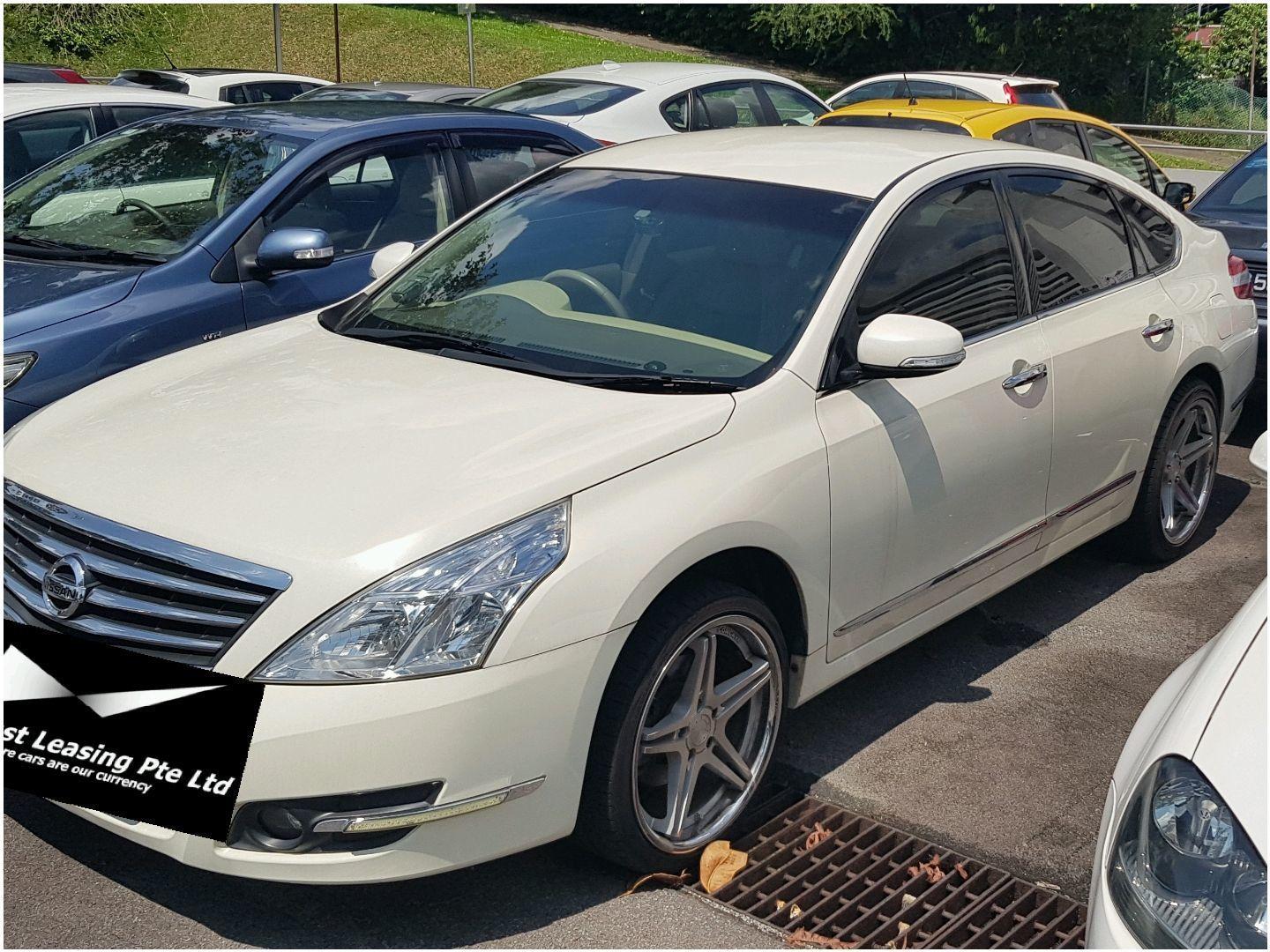 Nissan teana v8