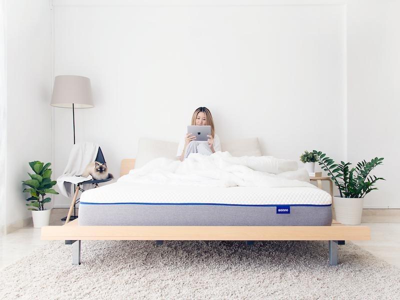 Sonno Mattress King Size 2 Pillows White Sheets Home Furniture Furniture On Carousell