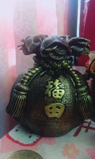 目前市面上完全沒有，數量有限賣完為此福田聚寶盆糊滿 長16公分寬16公分 一對1100 剩二組沒有了