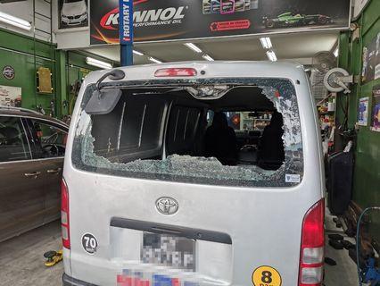 toyota hiace back glass price