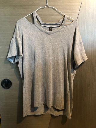 灰色tee 均碼