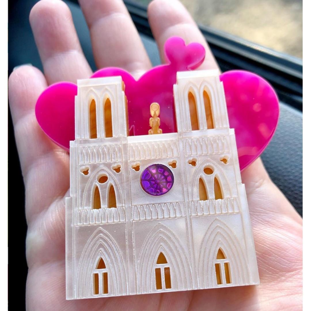 La vidriola brooches store