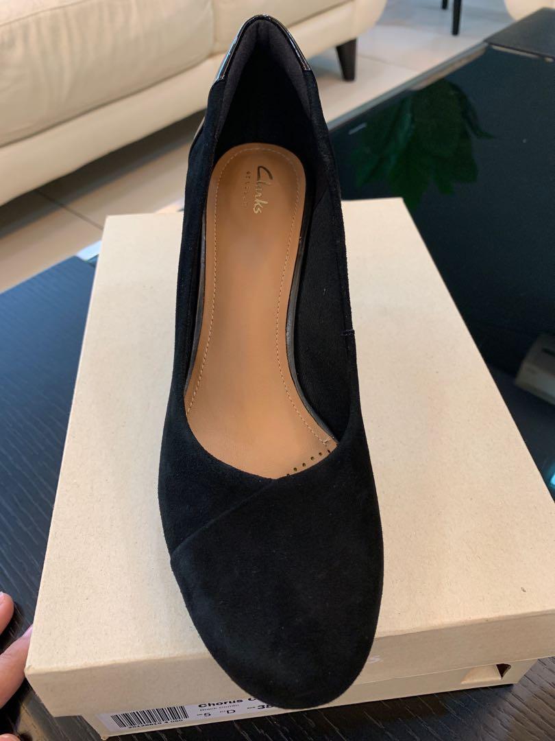 Clarks Shoes chorus carol