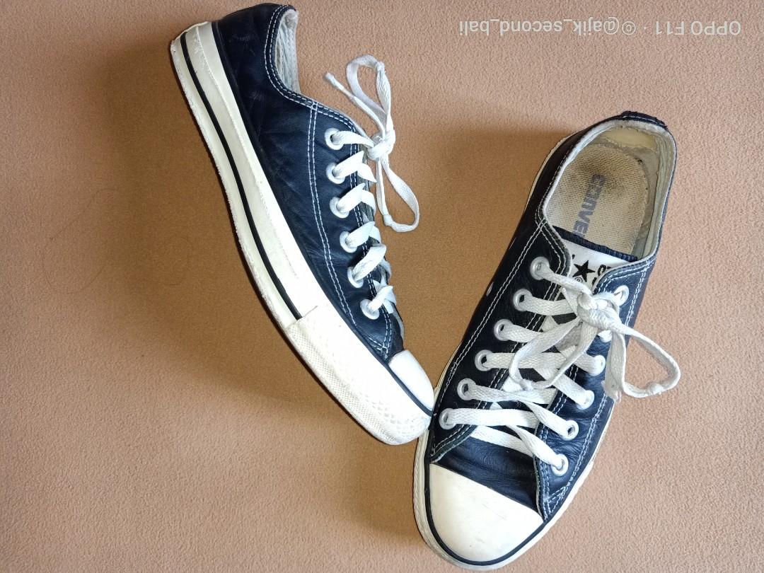 converse shoes with star on side