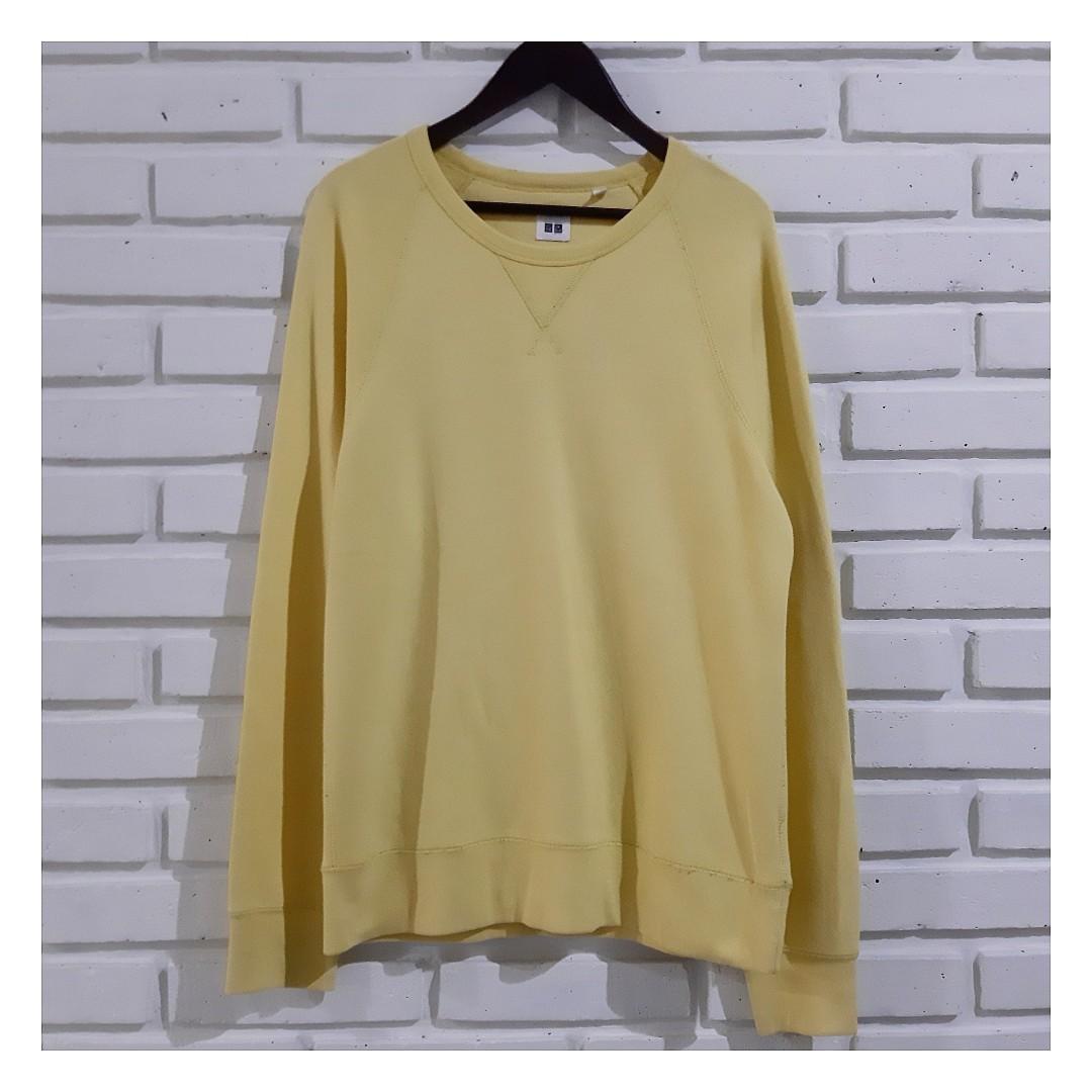 harga crewneck uniqlo