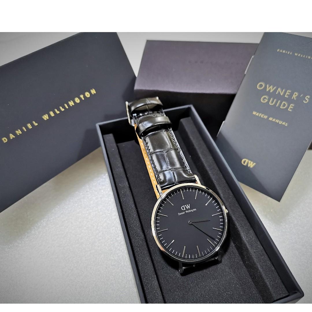 Daniel wellington classic black clearance reading