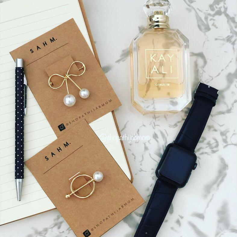 Minimalist Brooch Everything Else on Carousell