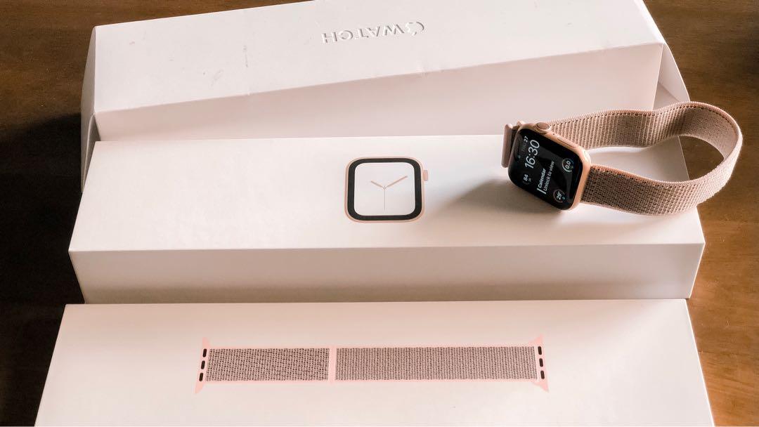 Rose Gold Apple Watch Series 4 40mm, Audio, Portable Audio Accessories on  Carousell