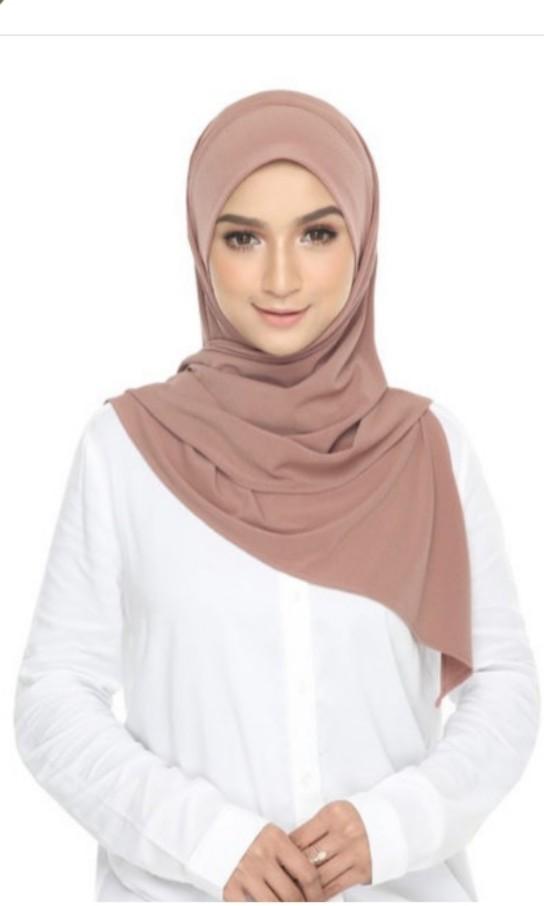 Tudung Ruffle Travel 1 0 Pink Belacan Muslimah Fashion Scarves On Carousell