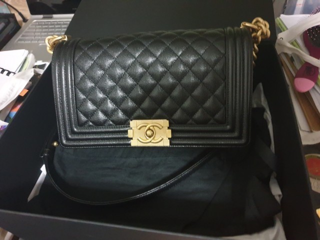 BNIB Chanel Boy Medium size Caviar finish with gold chain