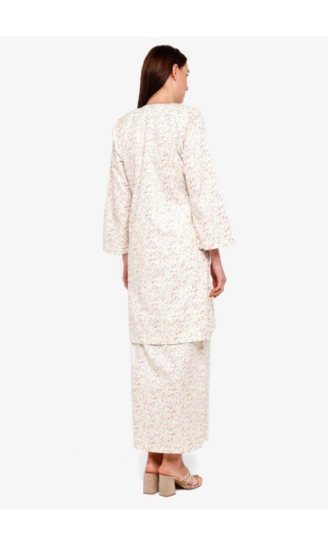 Cotton Kurung Bunga Women S Fashion Muslimah Fashion Baju Kurung Sets On Carousell