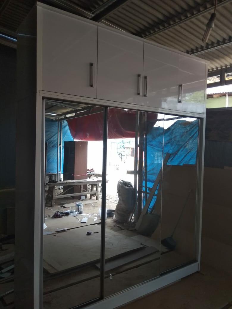 Lemari Sleding Full Kaca Harga Permeter Perabotan Rumah Di Carousell