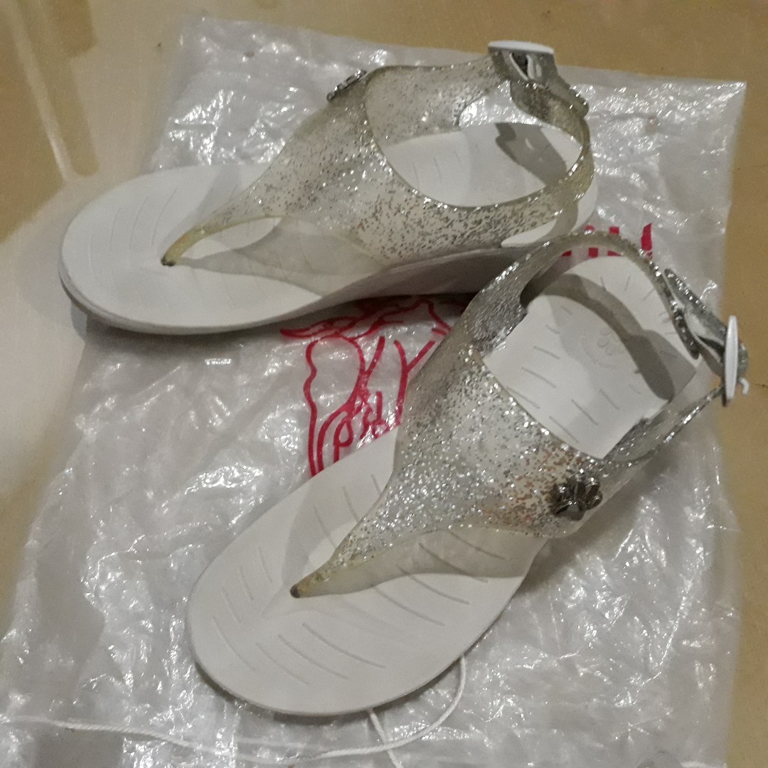 Sendal Jelly Hush Puppies Fesyen Wanita Sepatu Di Carousell