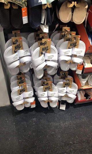Nike Benassi slippers