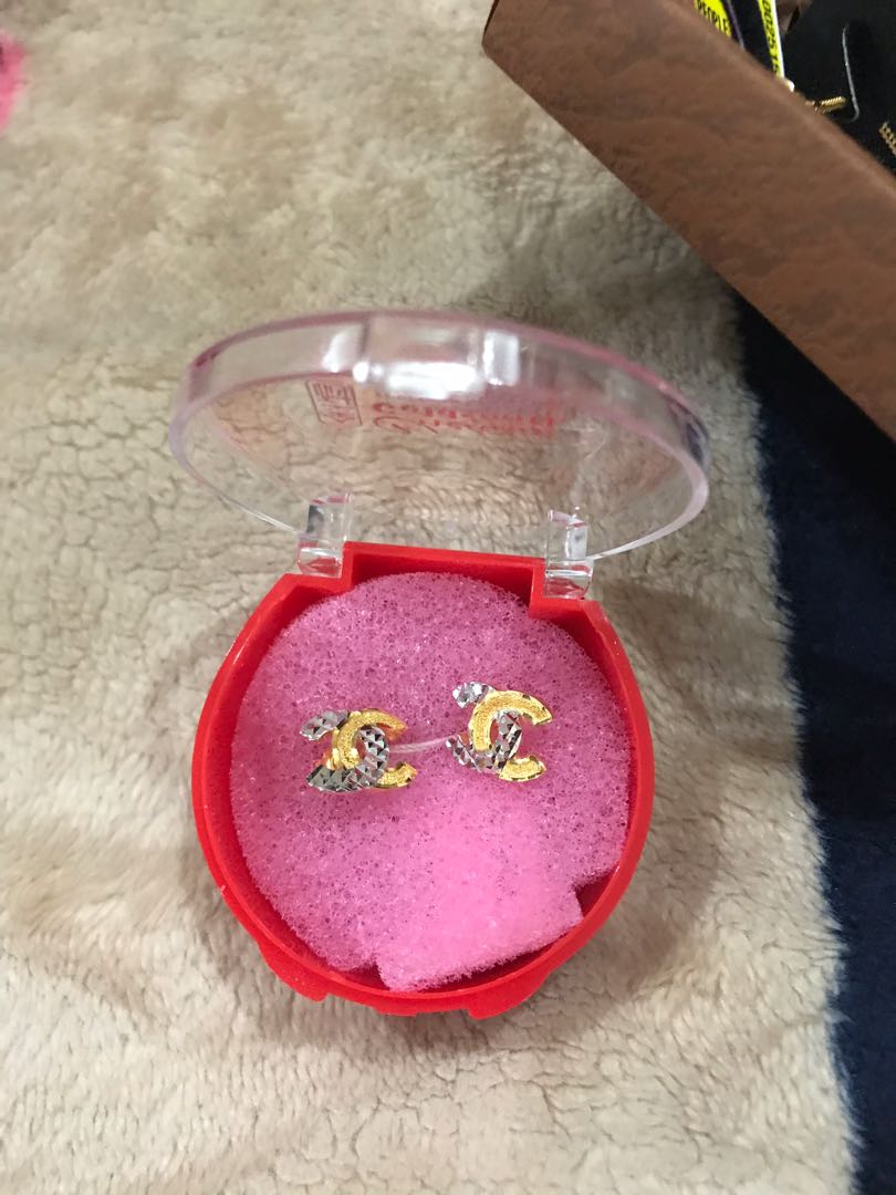 22K gold Chanel earring design on Carousell