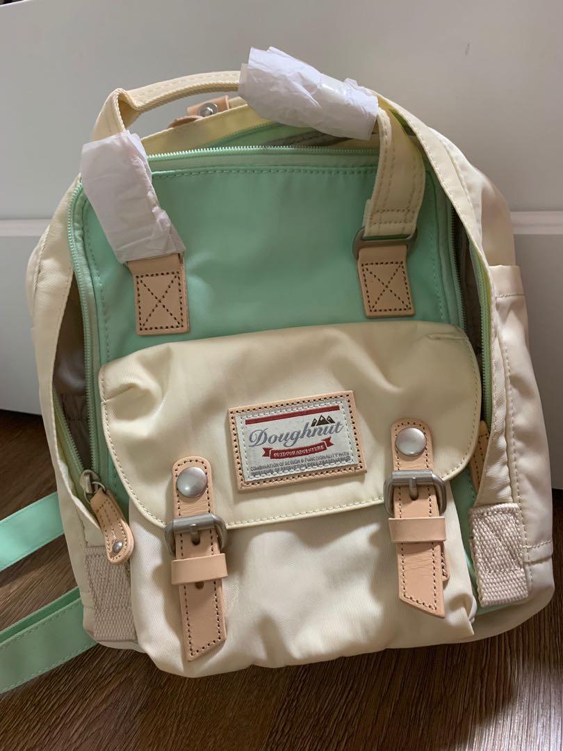 Doughnut store bag tangs