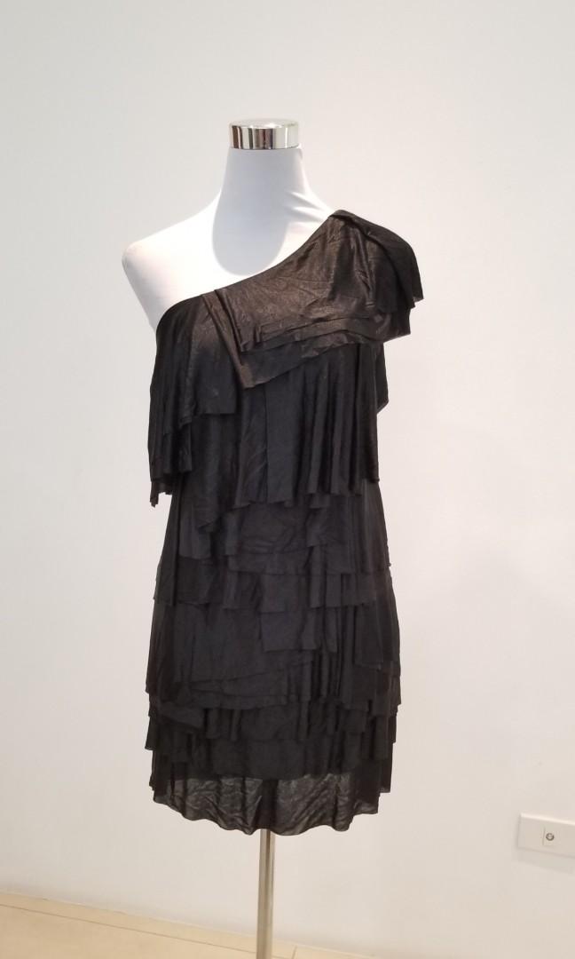 bcbg black venus cut dress (Category: Dresses) located in Quezon City. Submitted by krista_closet (Listing ID 236333184, Image 1). Description: .