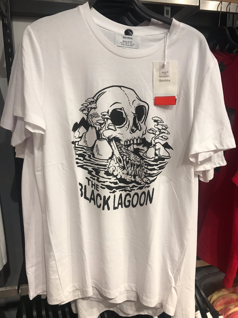 Bershka Black Lagoon Fesyen Pria Pakaian Atasan Di Carousell