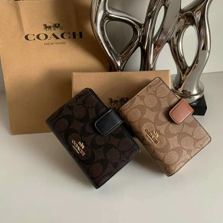 Coach Corner Zip Wallet Monogram, Luxury, Bags & Wallets on Carousell