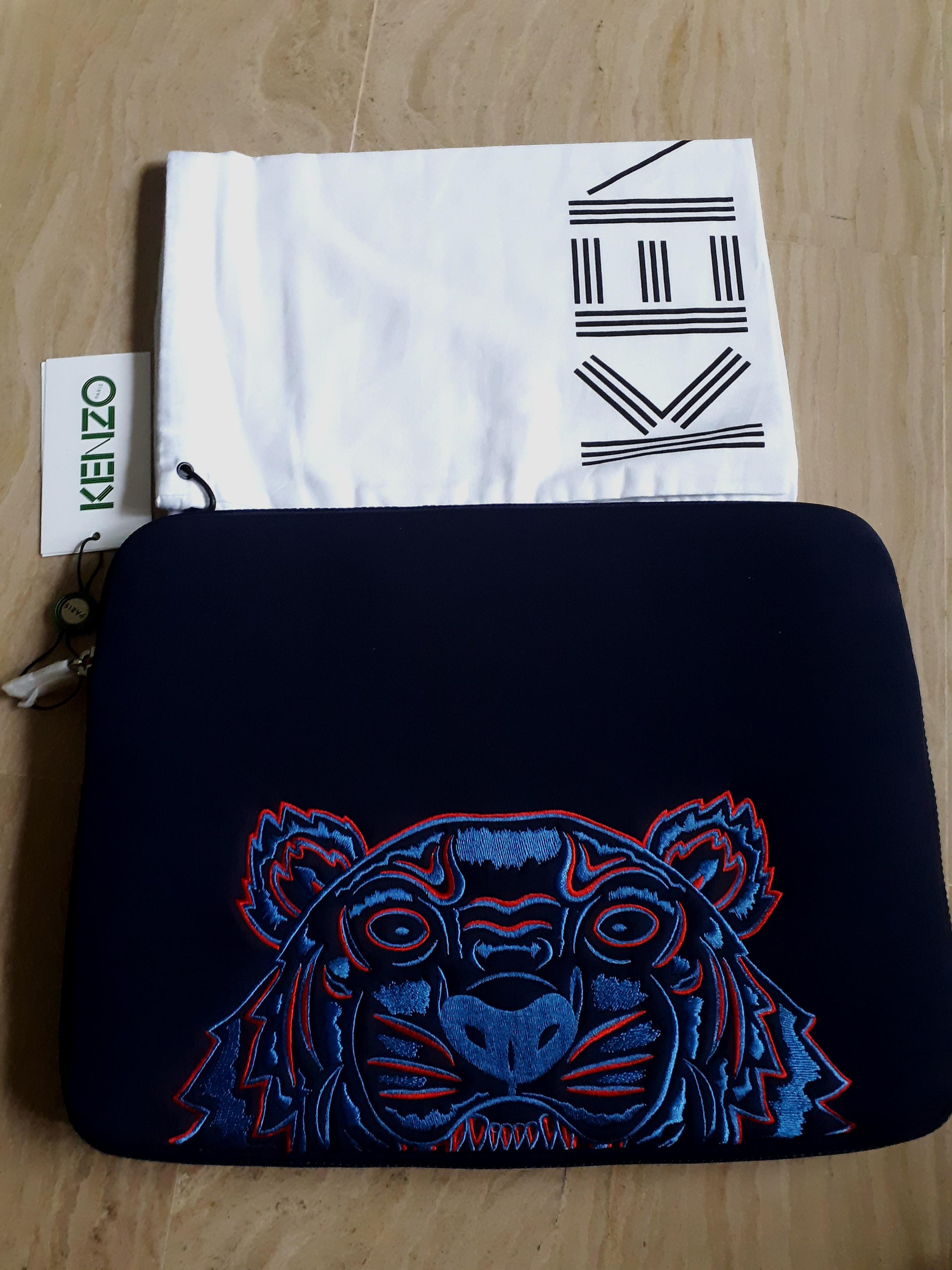Kenzo shop laptop case