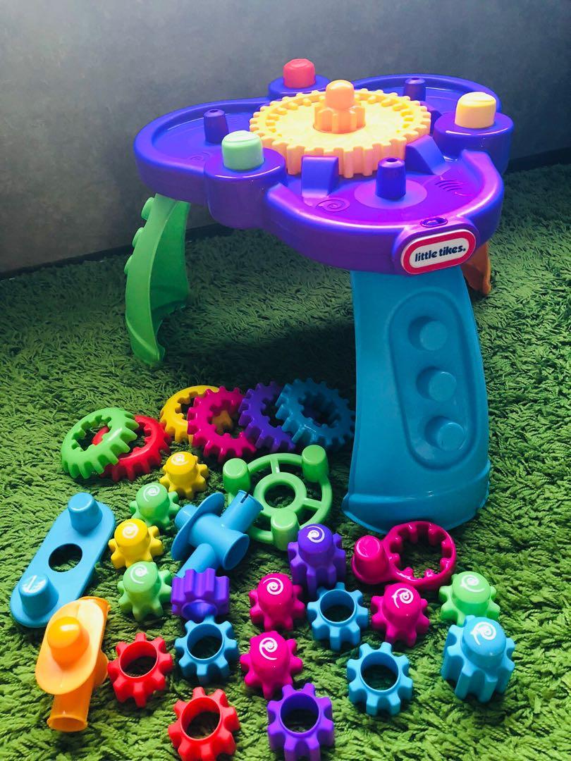 Little tikes giggly hotsell gears twirl table